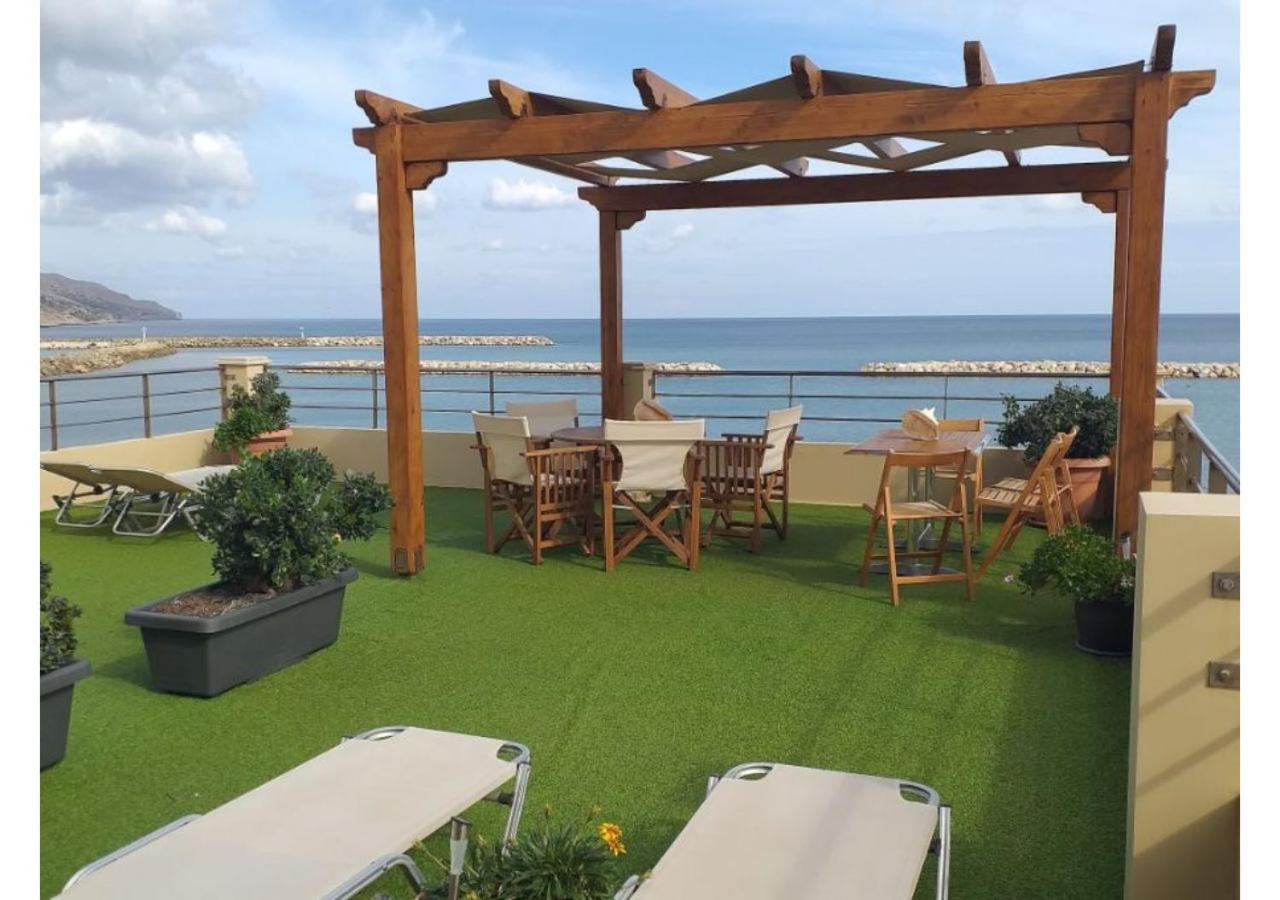 Xristinas Seaside Apartments Kolymbari Exterior photo