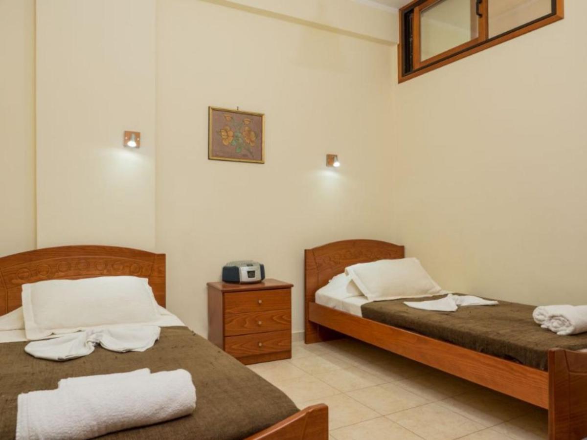 Xristinas Seaside Apartments Kolymbari Exterior photo